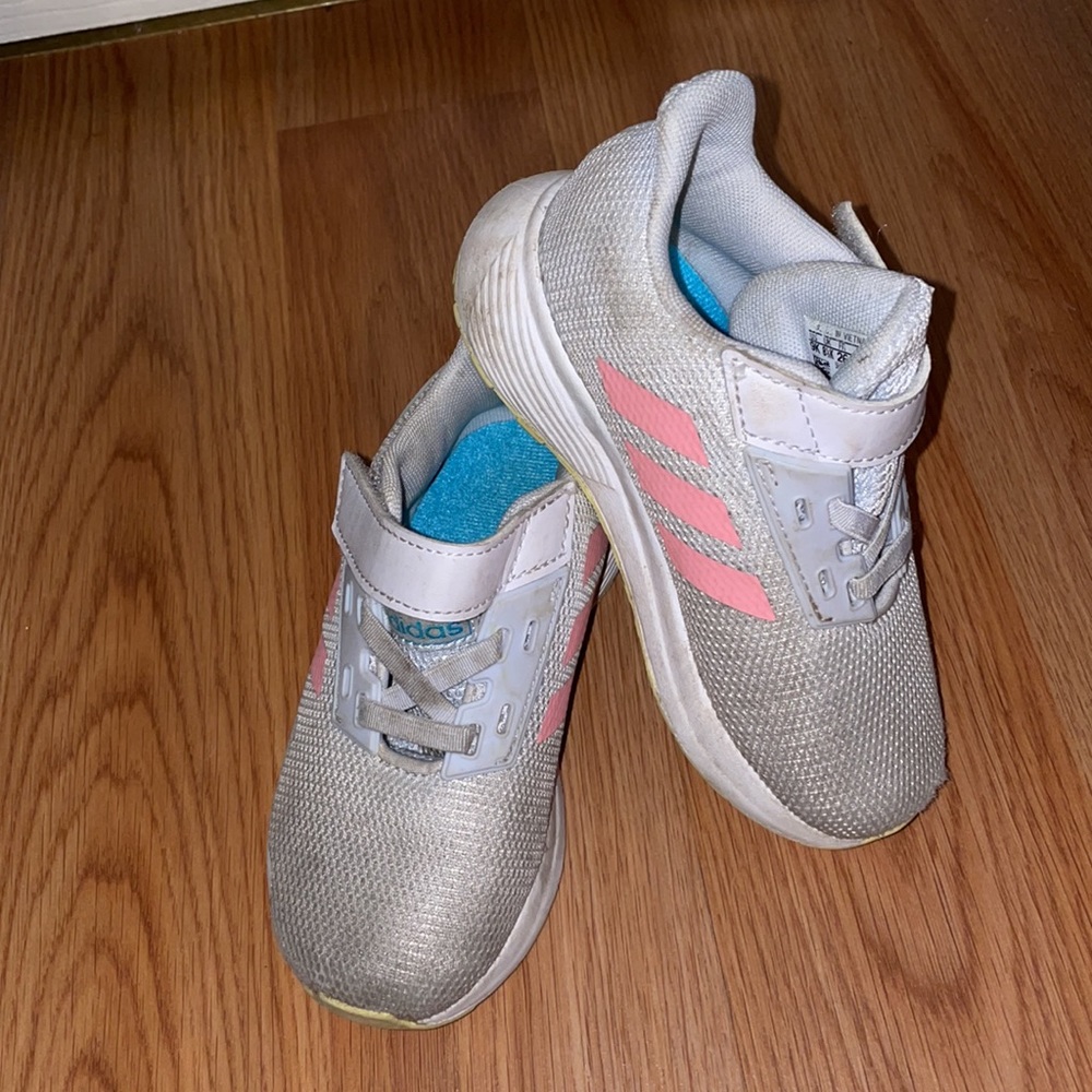 Girls sneaker